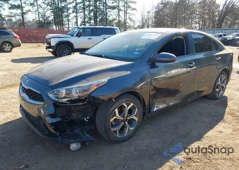 2021 Kia Forte Lxs z USA, uszkodzony, nr VIN 3KPF24AD9ME353489